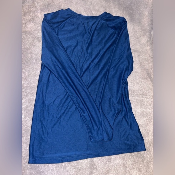 Russell Long Sleeve Sports Top. Size medium - Picture 3 of 3
